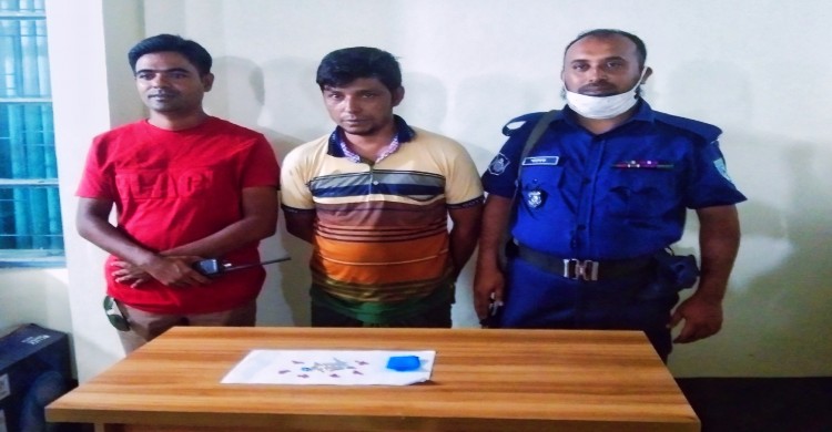 ঘোড়াঘাটে হেরোইন ও ইয়াবা সহ একজন মাদক কারবারি আটক