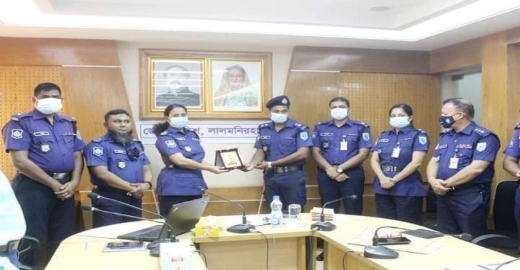 লালমনিরহাটে শ্রেষ্ঠ ওসি সজ্জাদ ও শ্রেষ্ঠ এসআই ইব্রাহিম
