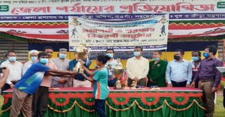 বঙ্গমাতা শেখ ফজিলাতুন্নেছা মুজিব জাতীয় গোল্ডকাপ ফুটবল টূর্নামেন্টে জেলা চ্যাম্পিনয়ন ধামইরহাট উপজেলা বালিকা টিম