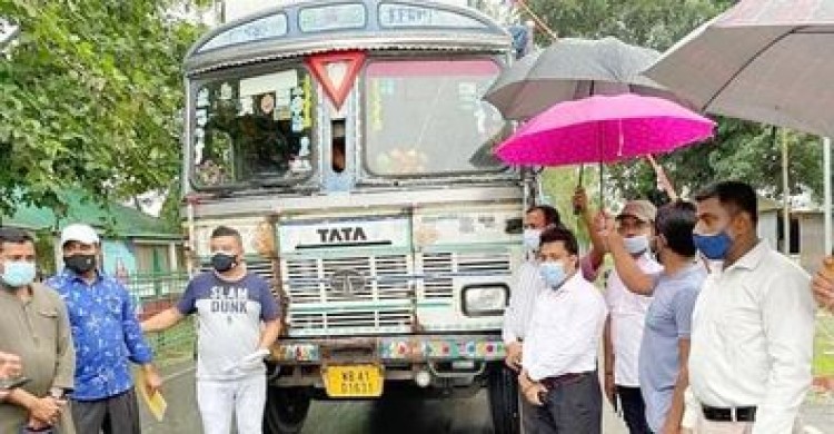 প্রধানমন্ত্রী শেখ হাসিনা মধু মাসের ফল উপহার পাঠালেন  ভুটানের রাজা ও প্রধানমন্ত্রীর জন্য
