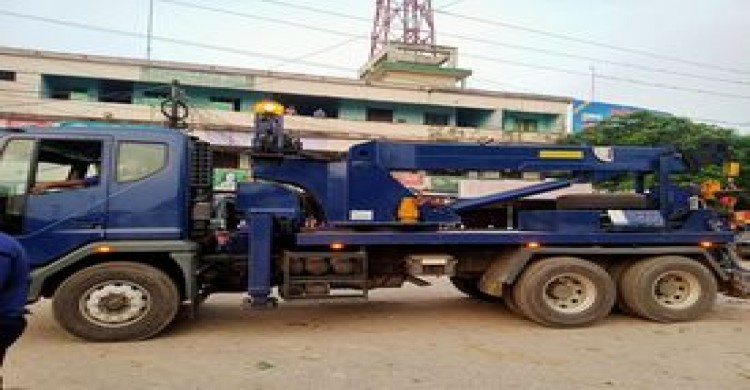 নওগাঁর সাপাহারে আম বাজারে যানজট এড়াতে ভিন্নধর্মী উদ্যেগ নিলেন জেলা পুলিশের