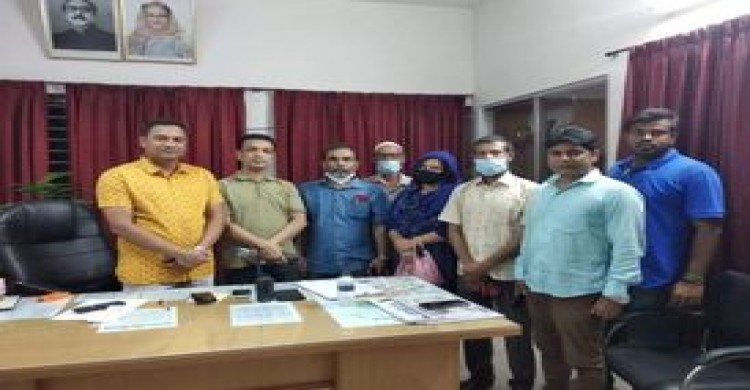 পলাশবাড়ী প্রেস ক্লাবের নেতৃবৃন্দের সঙ্গে নবাগত থানা অফিসার ইনচার্জ'র মতবিনিময়