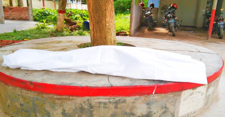 ঘোড়াঘাটে গৃহবধূর বিষ পানে আত্নহত্যা