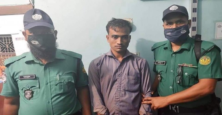 রাজশাহীতে ভুয়া লেফটেন্যান্ট কর্ণেল পরিচয়দানকারী এক প্রতারক আটক