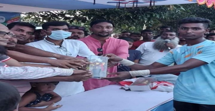 সাপাহারে মরহুম আব্দুল জলিল স্মৃতি ফুটবল টুর্নামেন্টের  সেমিফাইনাল খেলা অনুষ্ঠিত