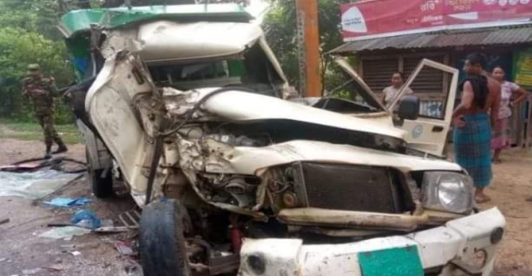 খাগড়াছড়িতে বাস-পিকআপ মুখোমুখি সংঘর্ষ, ৫পুলিশসহ আহত-৬