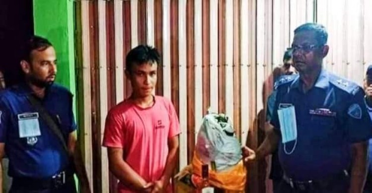 মানিকছড়িতে পাচারকালে বিদেশী মদসহ আটক-১