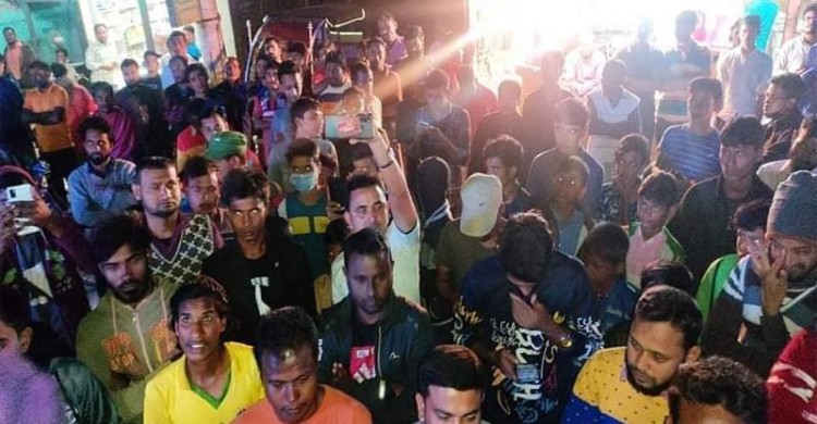 হাতীবান্ধায় বহিস্কৃত ছাত্রলীগ নেতার বিরুদ্ধে   প্রতিবাদ ও বিক্ষোভ মিছিল অনুষ্ঠিত