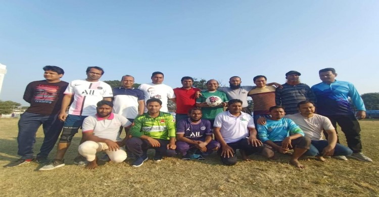 সাপাহারে প্রীতি ফুটবল টুর্নামেন্ট অনুষ্ঠিত