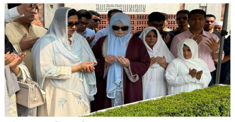 কোকো’র কবর জিয়ারত করলেন ডা. জুবাইদা রহমান