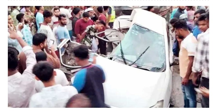 কুমিল্লায় বাসের ধাক্কায় একই পরিবারের চারজনসহ নিহত ৫