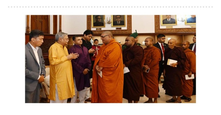 রাষ্ট্রপতির সঙ্গে বৌদ্ধ সম্প্রদায়ের শুভেচ্ছা বিনিময়