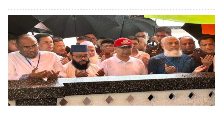 সিলেটে হযরত শাহজালাল (রহ.) এর মাজার জিয়ারত করেছেন প্রধানমন্ত্রী