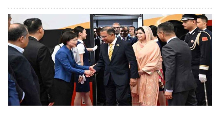 বেইজিং পৌঁছেছেন প্রধানমন্ত্রী তারেক রহমান