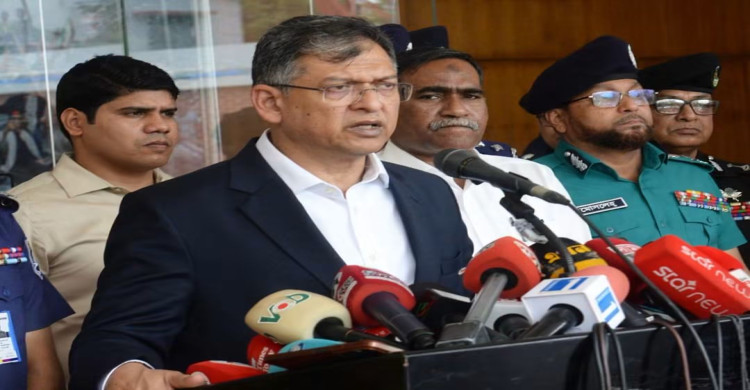 লুণ্ঠিত ও অবৈধ অস্ত্র উদ্ধারে নতুন পুরস্কার ঘোষণা স্বরাষ্ট্রমন্ত্রীর;