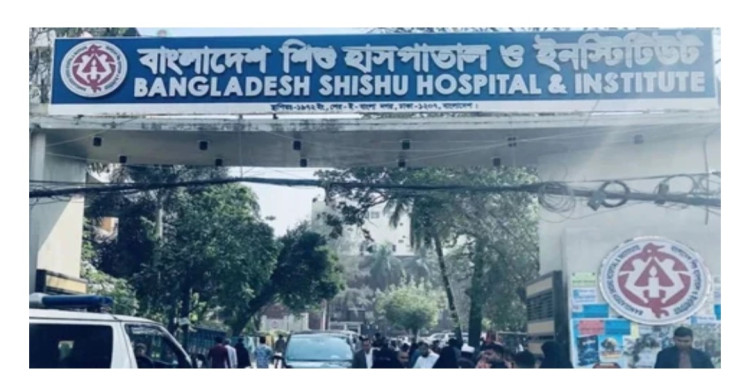হাসপাতালে ধূমপানরত চিকিৎসককে দেখে ফেললেন প্রধানমন্ত্রী, সাময়িক বরখাস্তের নির্দেশ